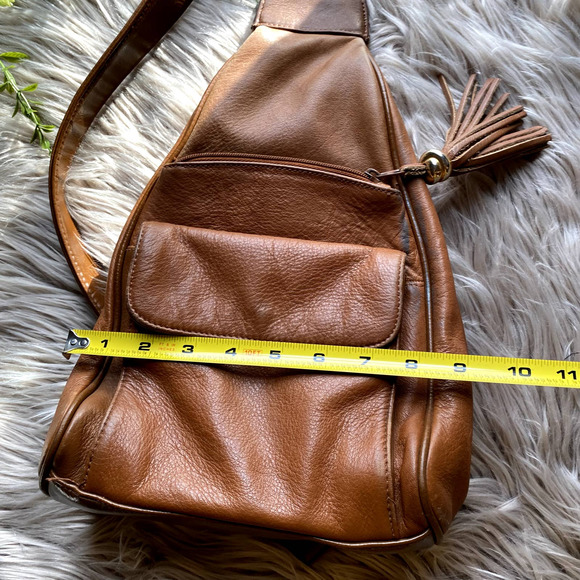 *SOLD* Vintage Leather Sling Bag - Picture 9 of 10